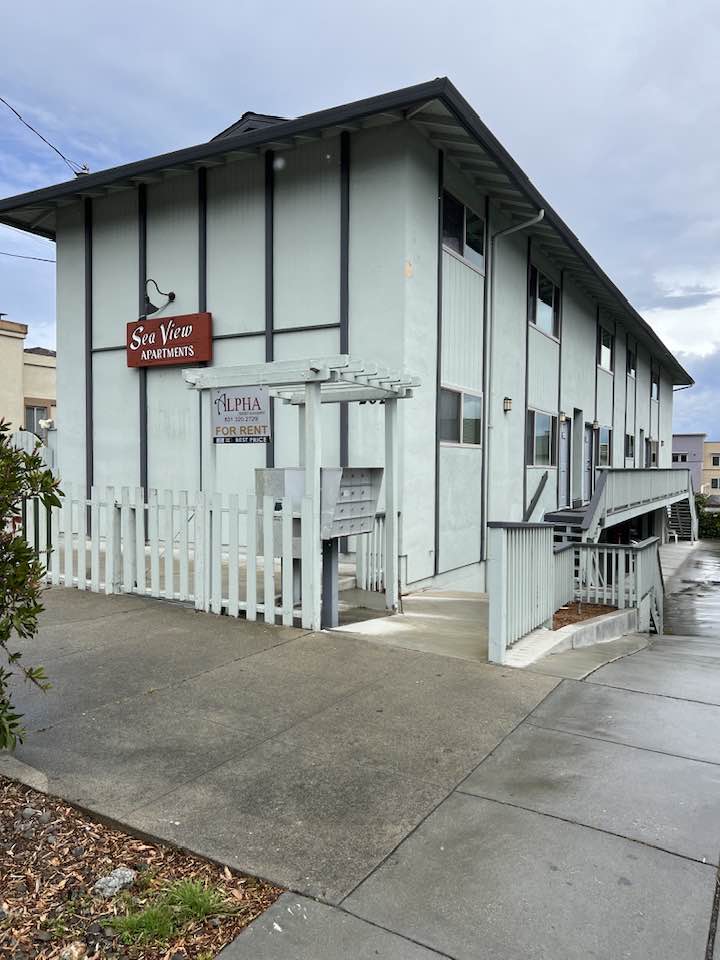 262 Hawthorne Street - 1