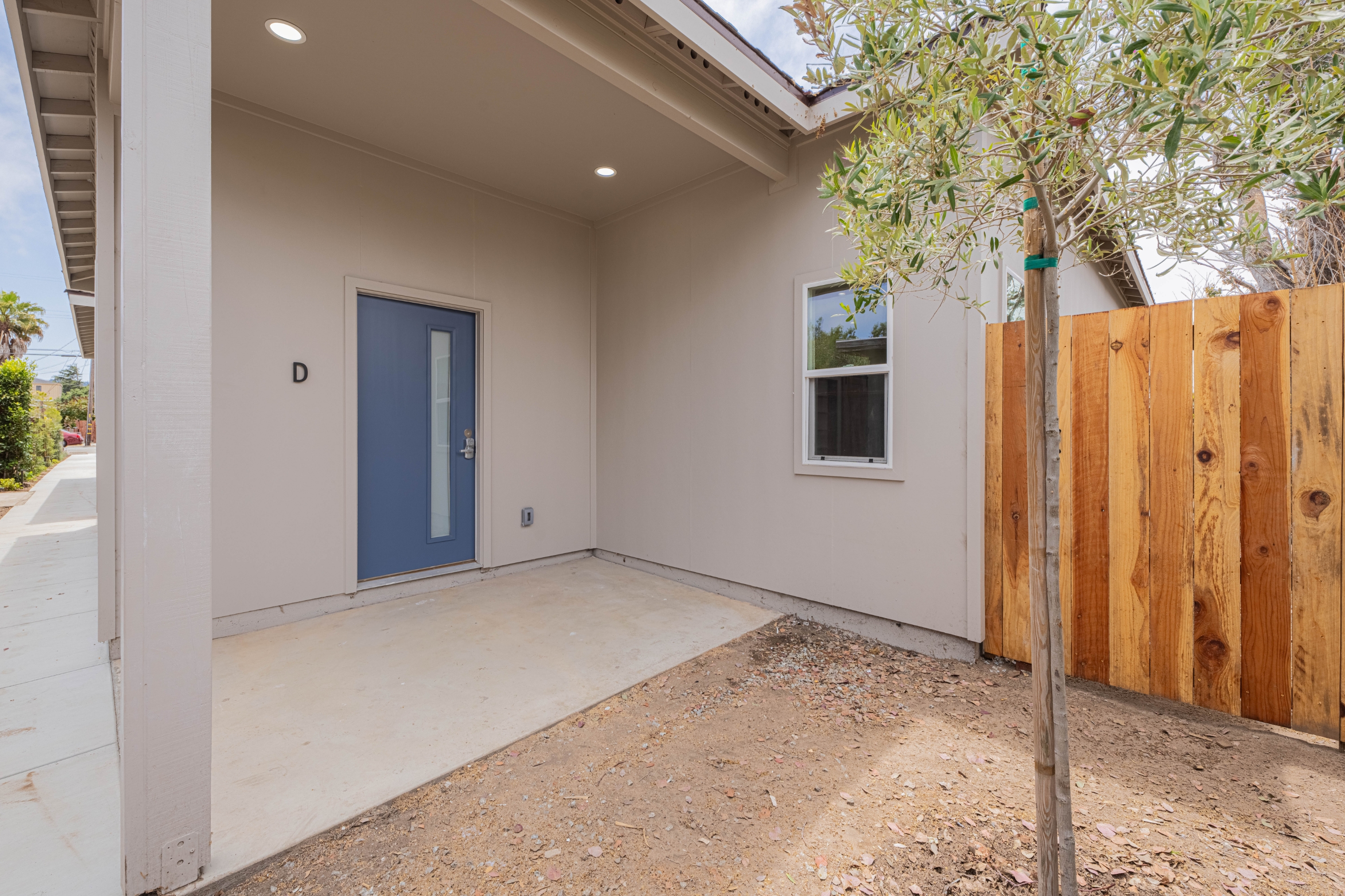 987 Harcourt Avenue - D